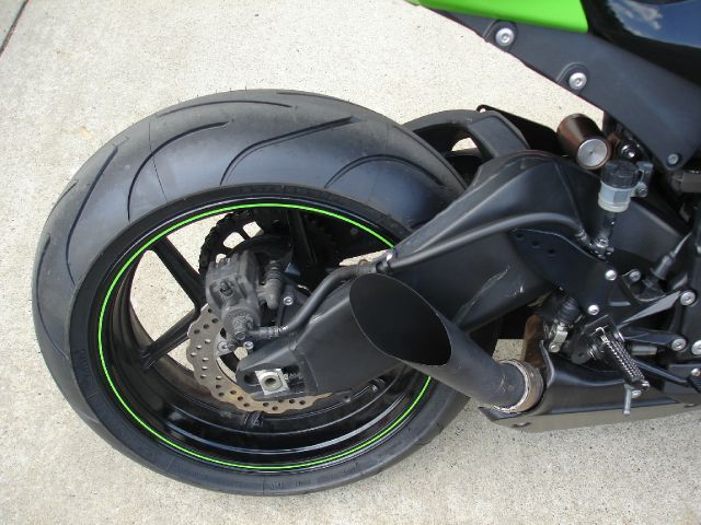 Kawasaki ZX-10 2008 photo 19