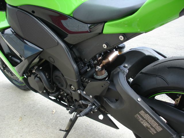 Kawasaki ZX-10 2008 photo 3