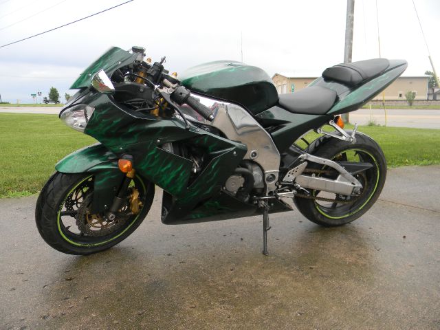 Kawasaki ZX1000 2005 photo 1