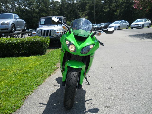 Kawasaki Zx10R Ninja 2010 photo 2