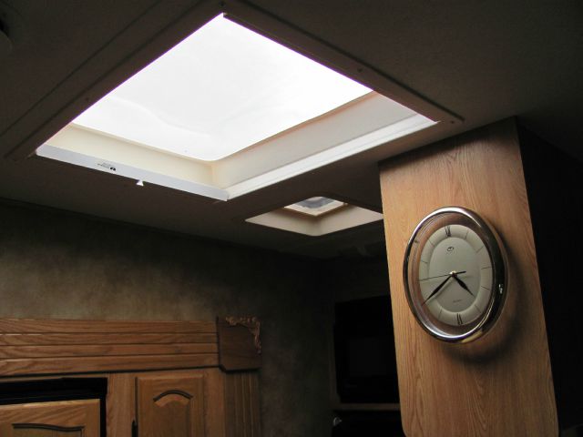 Keystone Laredo 2012 photo 1