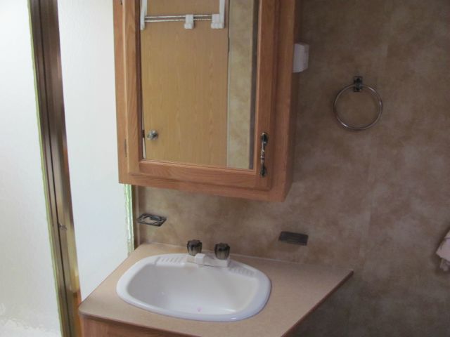 Keystone Laredo 2012 photo 13