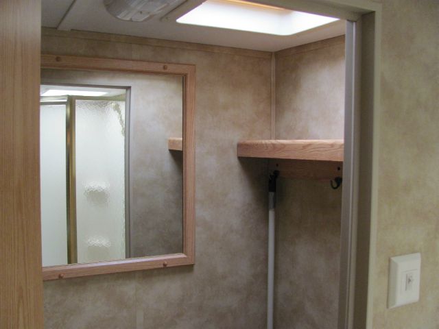 Keystone Laredo 2012 photo 14