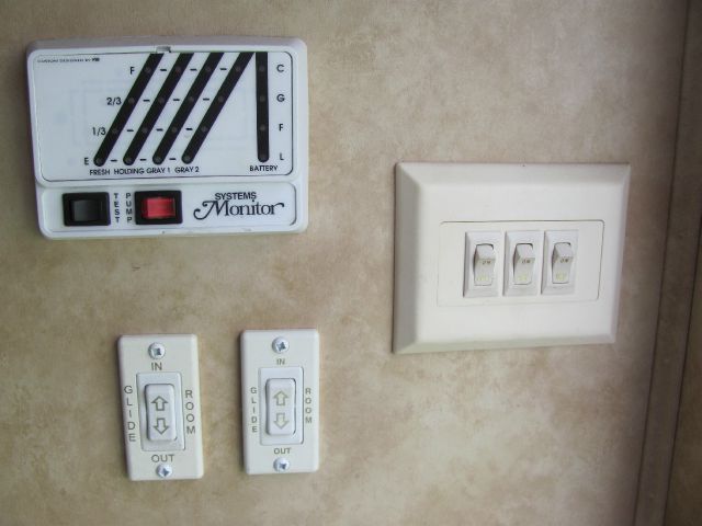 Keystone Laredo 2012 photo 18