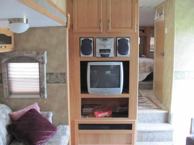 Keystone Laredo 2012 photo 19