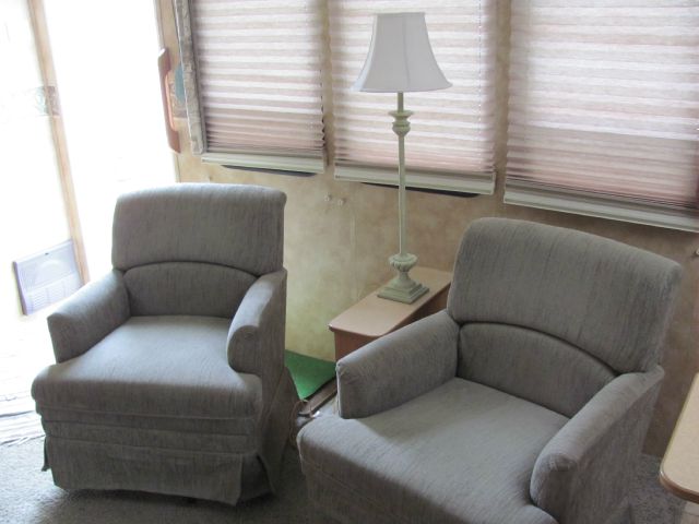 Keystone Laredo 2012 photo 20