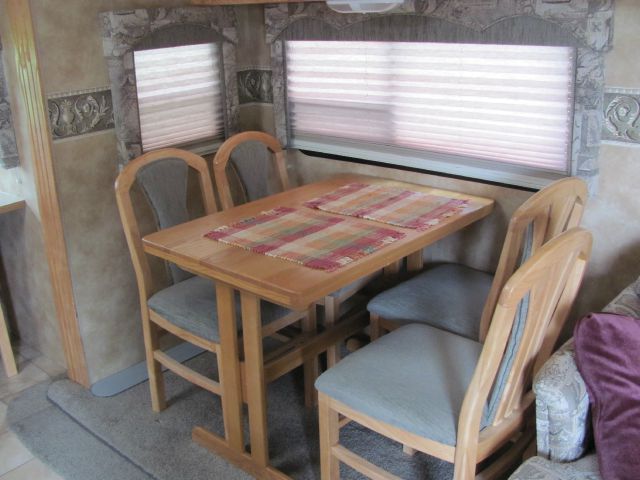 Keystone Laredo 2012 photo 21