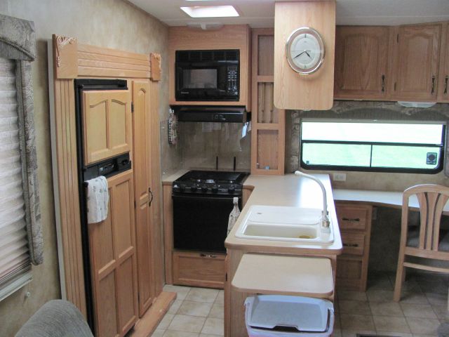 Keystone Laredo 2012 photo 23