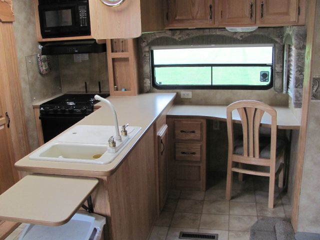 Keystone Laredo 2012 photo 28