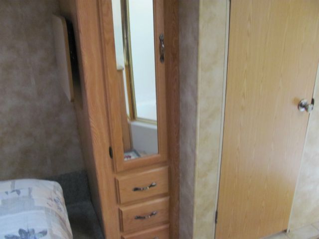 Keystone Laredo 2012 photo 30