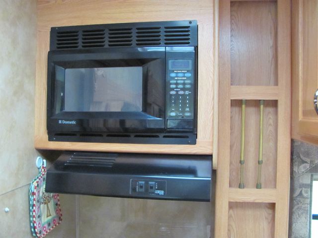 Keystone Laredo 2012 photo 9