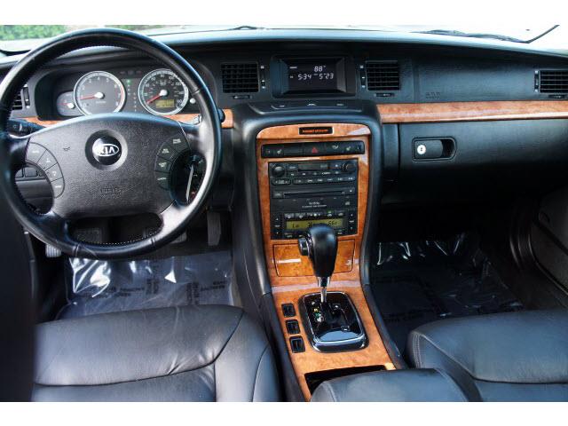Kia Amanti 2005 photo 9