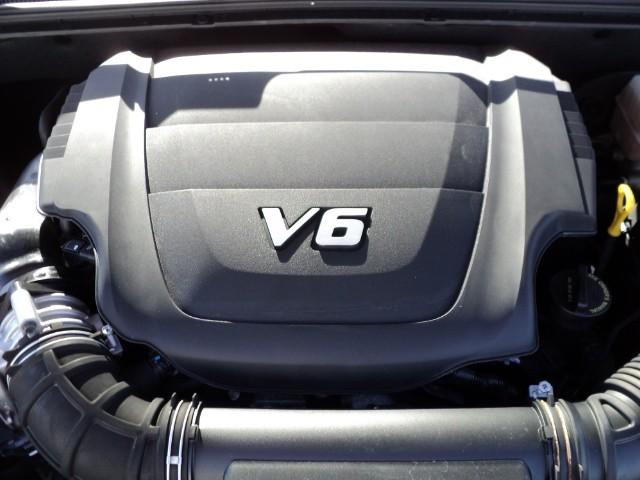 Kia Borrego 2009 photo 5