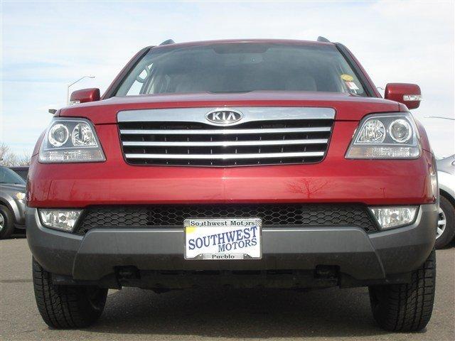 Kia Borrego 2009 photo 3