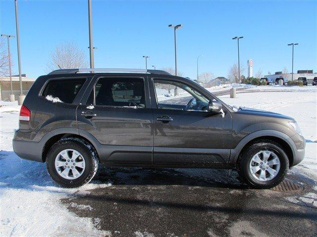 Kia Borrego 2009 photo 5