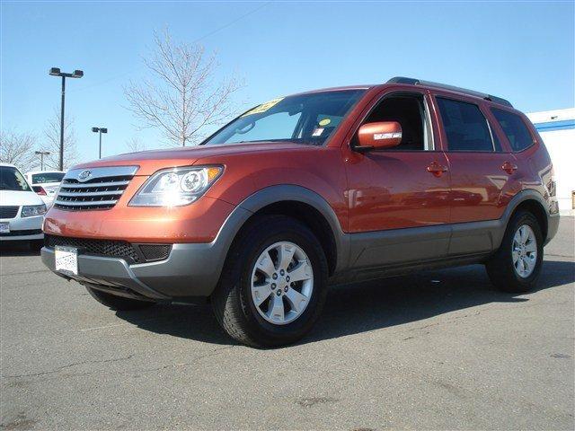 Kia Borrego 2009 photo 3