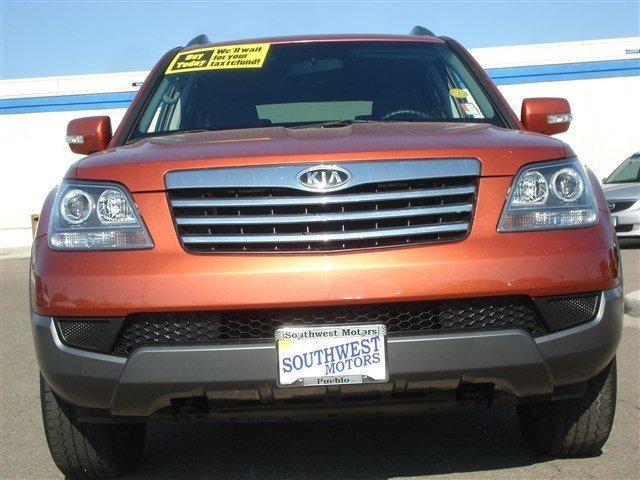 Kia Borrego 2009 photo 4