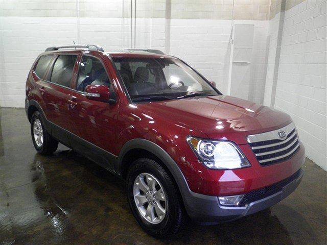Kia Borrego 2009 photo 1