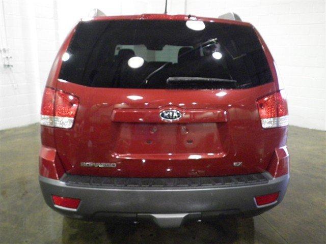 Kia Borrego 2009 photo 3
