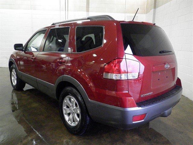 Kia Borrego 2009 photo 4