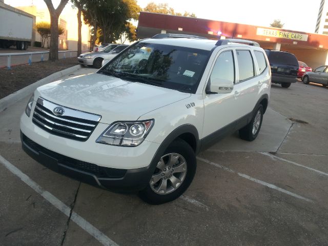 Kia Borrego 2009 photo 2