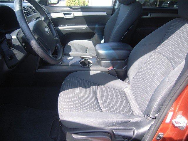 Kia Borrego 2009 photo 5