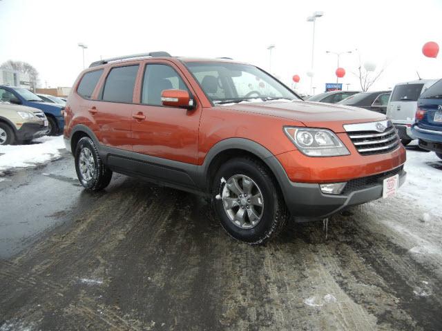 Kia Borrego 2009 photo 1