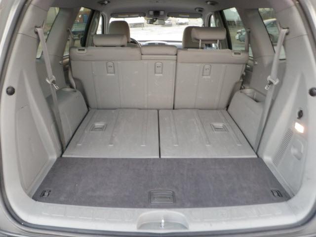 Kia Borrego 2009 photo 3