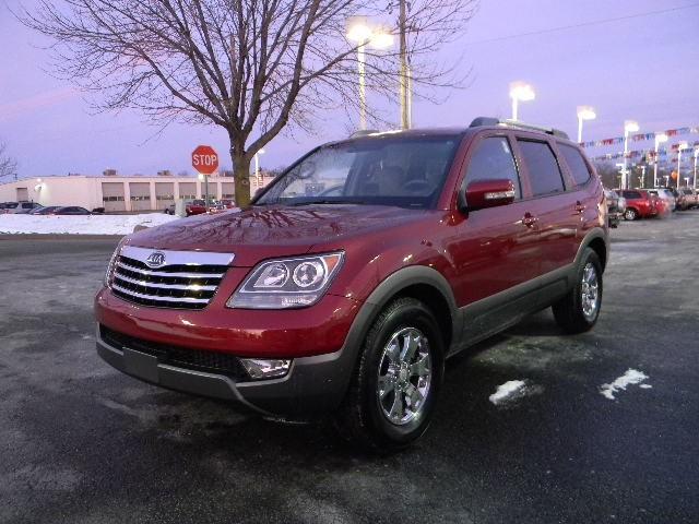 Kia Borrego BASE LS XTR Sport Utility