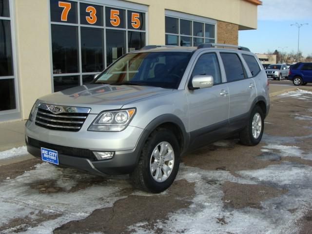 Kia Borrego 2009 photo 3