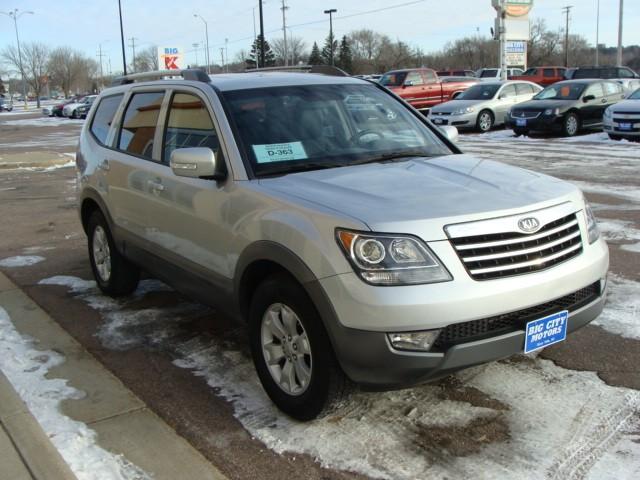 Kia Borrego 2009 photo 4