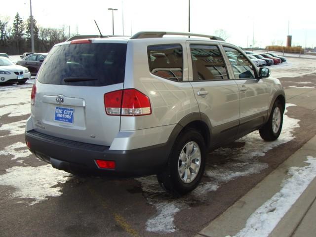 Kia Borrego 2009 photo 5