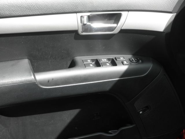 Kia Borrego 2009 photo 4