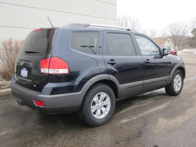 Kia Borrego 2009 photo 1