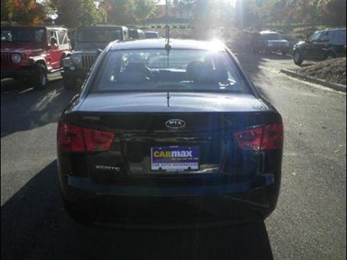 Kia Forte 2010 photo 4