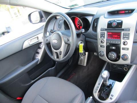 Kia Forte 2010 photo 1