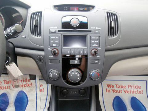 Kia Forte 2010 photo 1