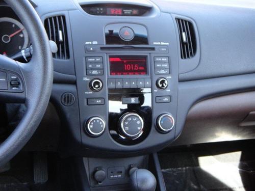 Kia Forte 2010 photo 1