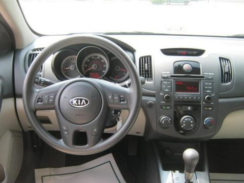 Kia Forte 2010 photo 1