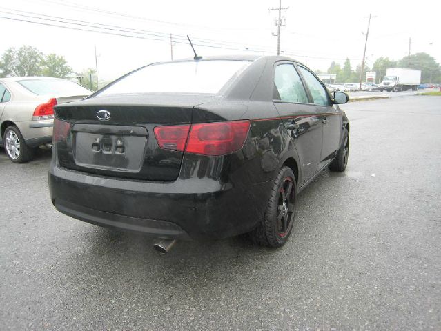 Kia Forte 2010 photo 2