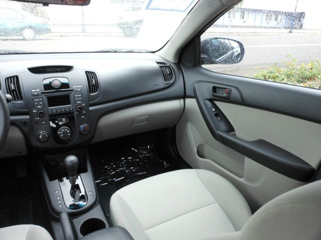 Kia Forte 2010 photo 6