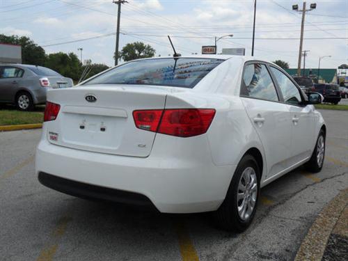 Kia Forte 2010 photo 1