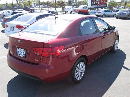 Kia Forte 2010 photo 3