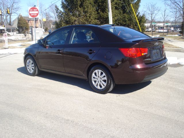 Kia Forte 2010 photo 3