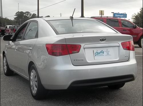 Kia Forte 2010 photo 1