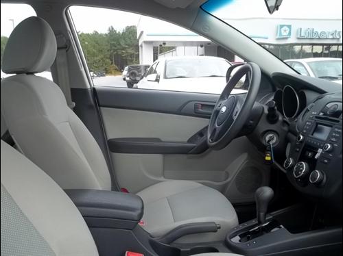 Kia Forte 2010 photo 4