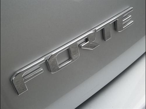 Kia Forte 2010 photo 5