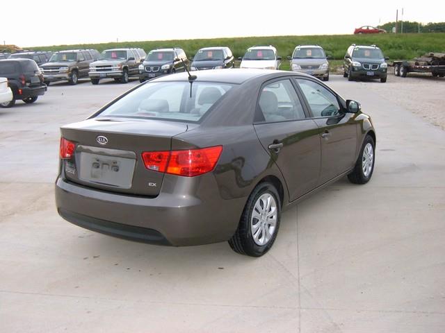 Kia Forte 2010 photo 2