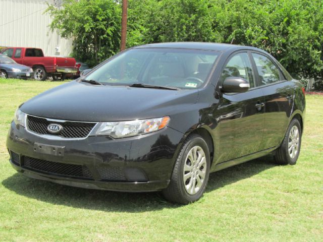 Kia Forte 2010 photo 1