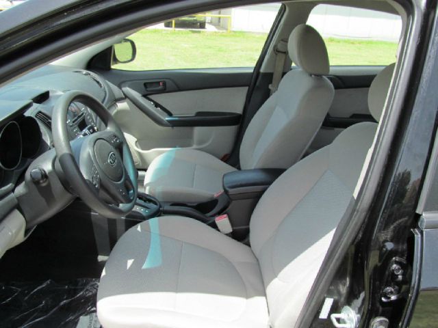 Kia Forte 2010 photo 2